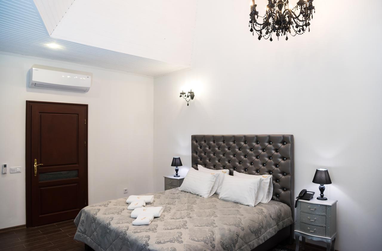 Hotel " Boutique " Uzhhorod Bagian luar foto