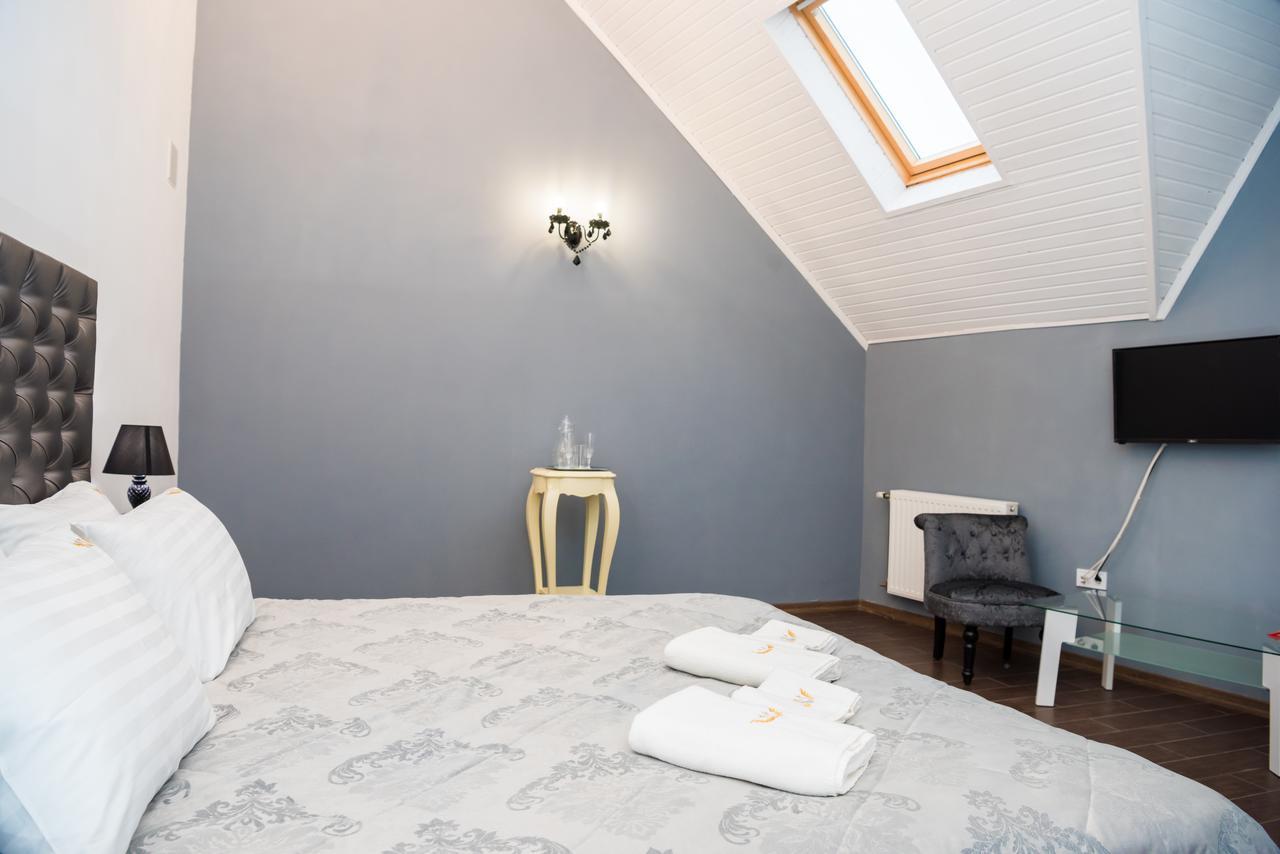 Hotel " Boutique " Uzhhorod Bagian luar foto